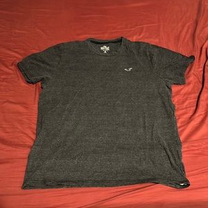 Large hollister shirt never worn perfect condition